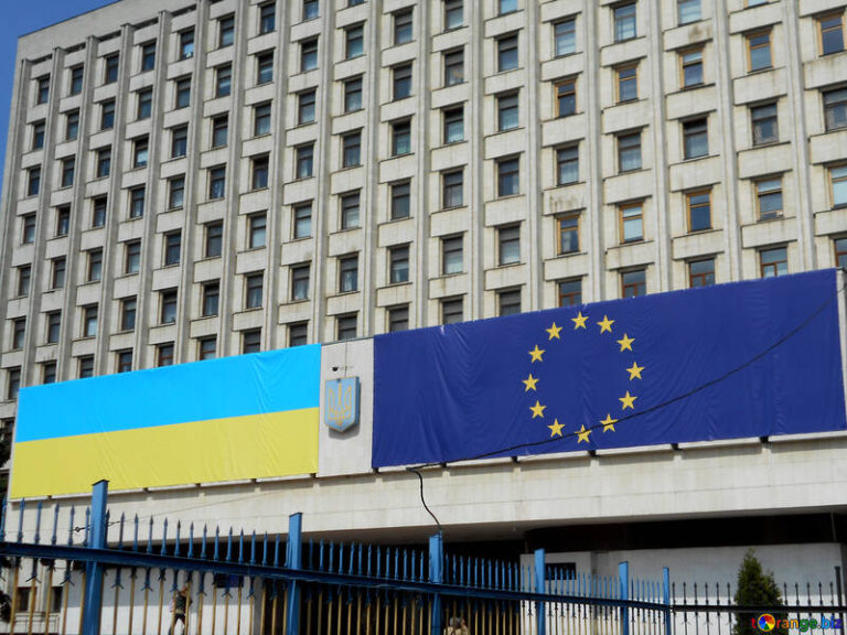 Как украинцу получить паспорт Евросоюза
